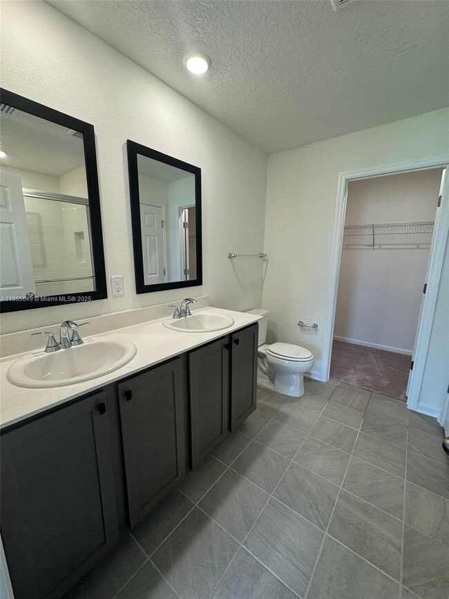 Building Photo - 55 Signet Cir