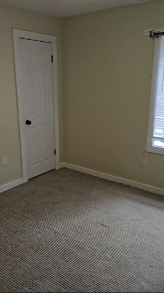 Building Photo - 614 Fairview Ave