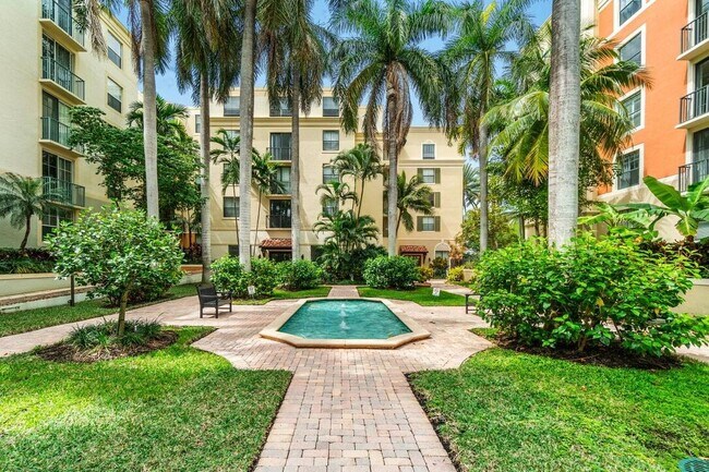 Building Photo - 720 S Sapodilla Ave