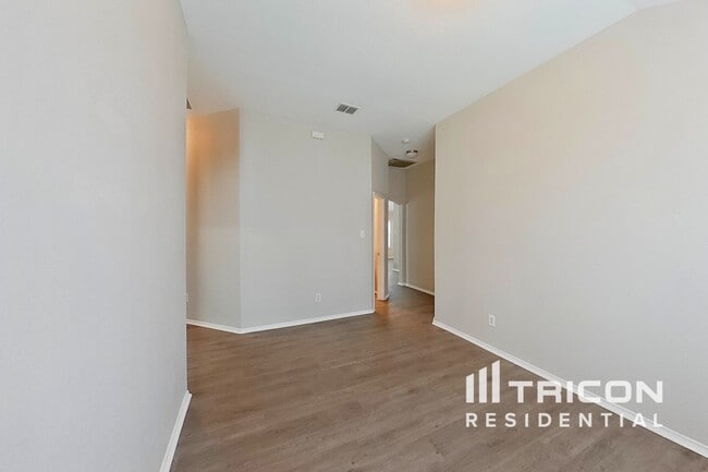 Building Photo - 405 Fireberry Dr