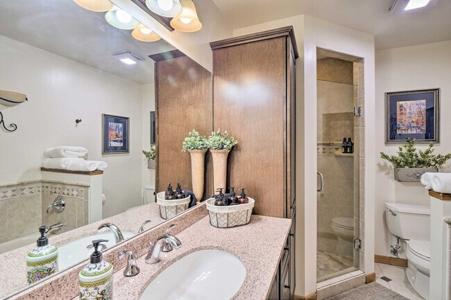 Building Photo - 1131 Pine Ridge Rd