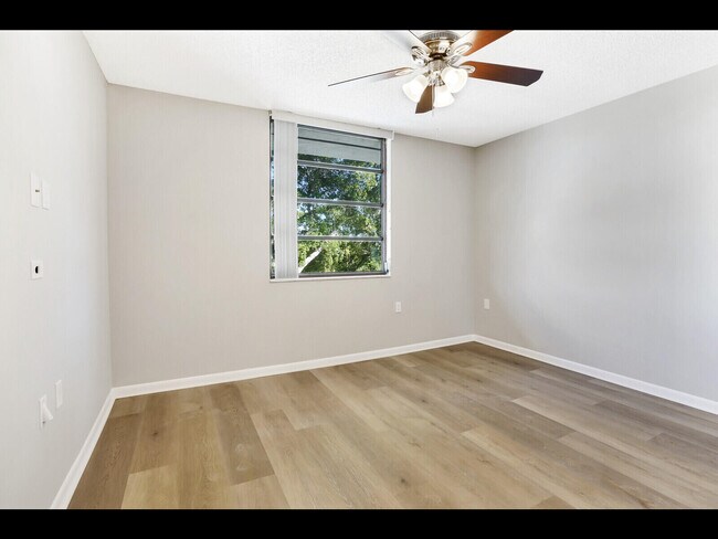 Building Photo - 3636 Whitehall Dr