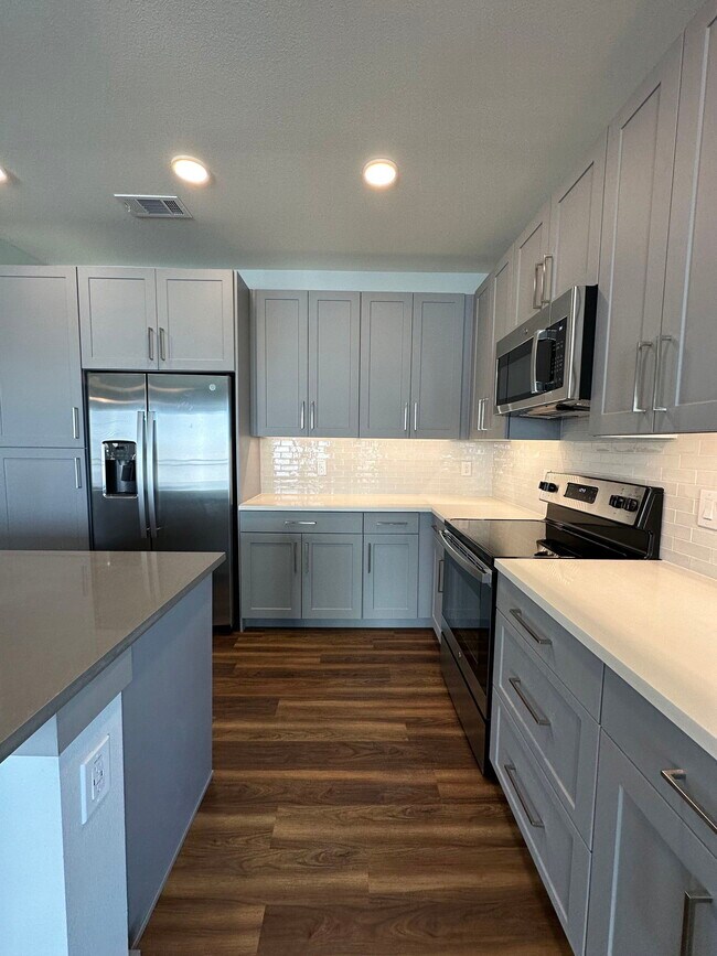 Building Photo - 632 Haversham Dr