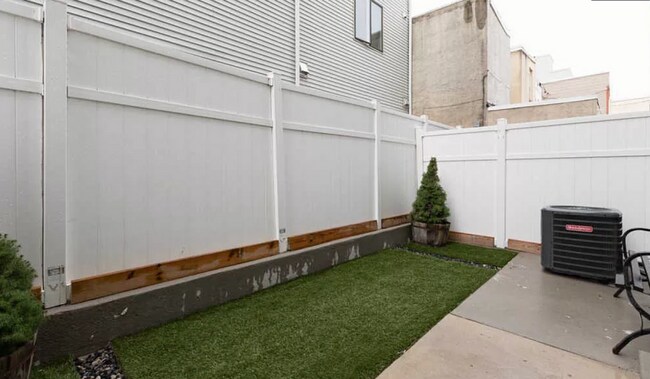 Building Photo - Single Family Home Fishtown