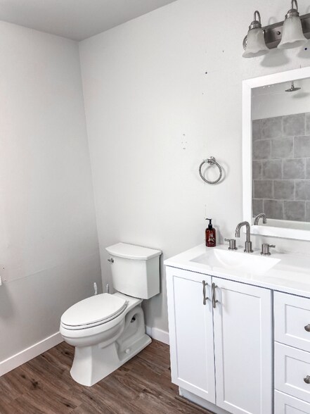 Building Photo - 340 W Main St