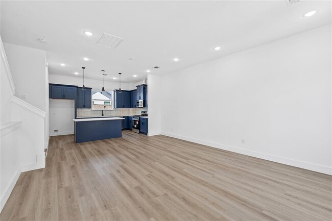 Building Photo - 113 Milby St