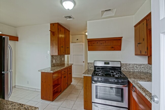 Building Photo - 7866 Flight Ave