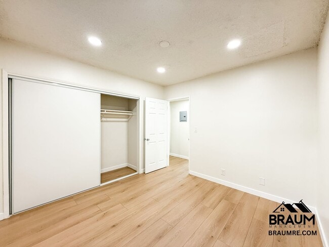 Building Photo - 13115 Oxnard St