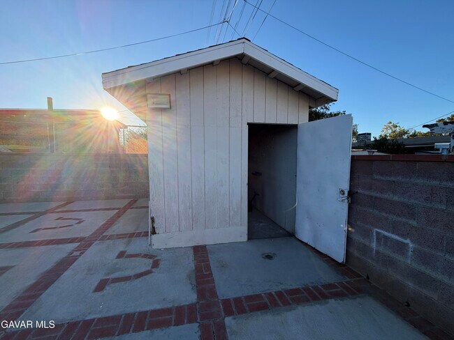 Building Photo - 1621 E Ave Q6