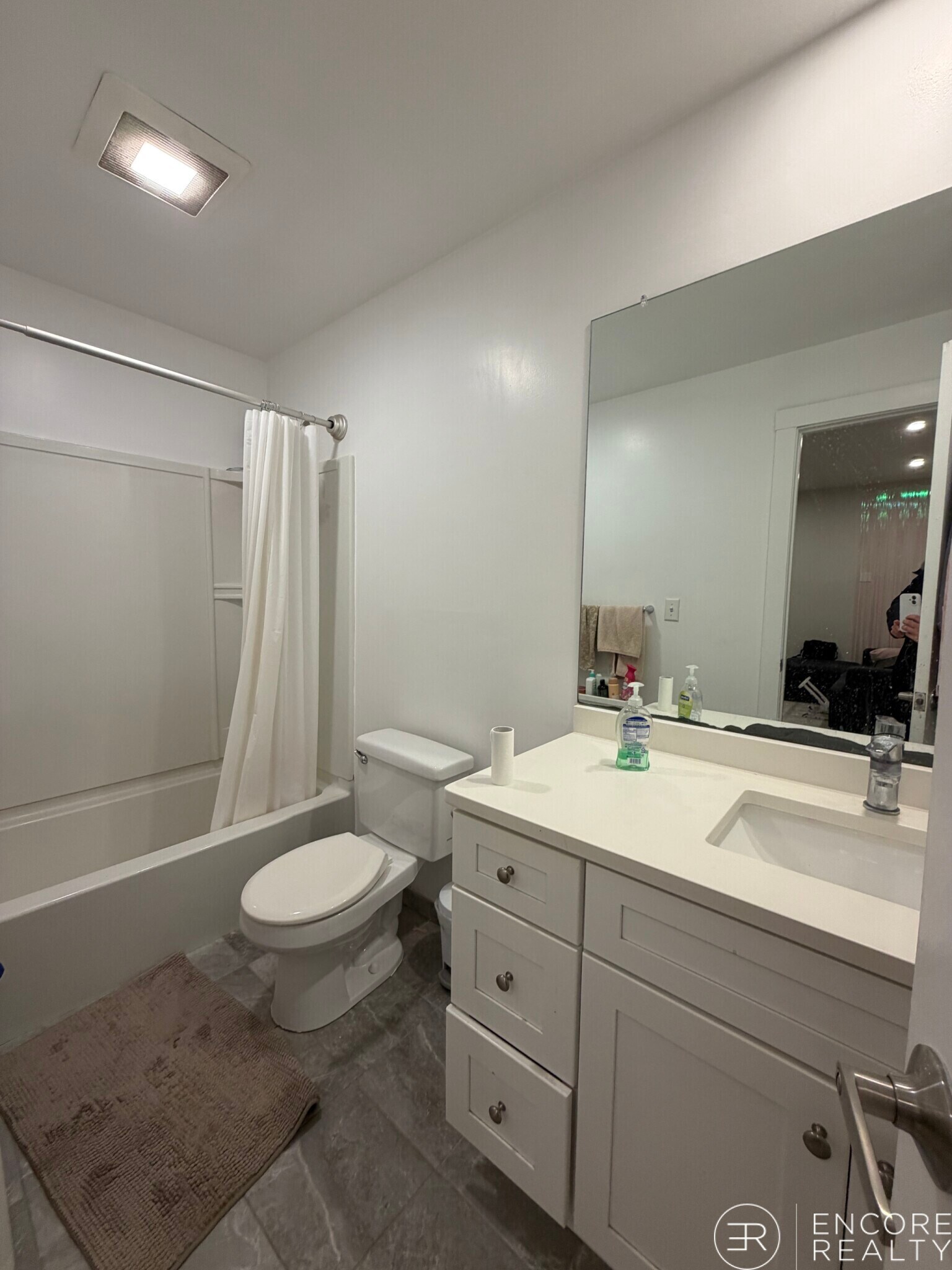 Building Photo - 822 Beacon St