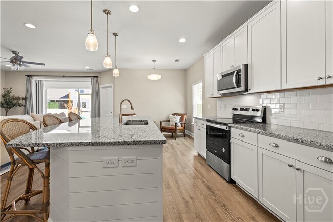 Building Photo - 49 Nettleton Ln