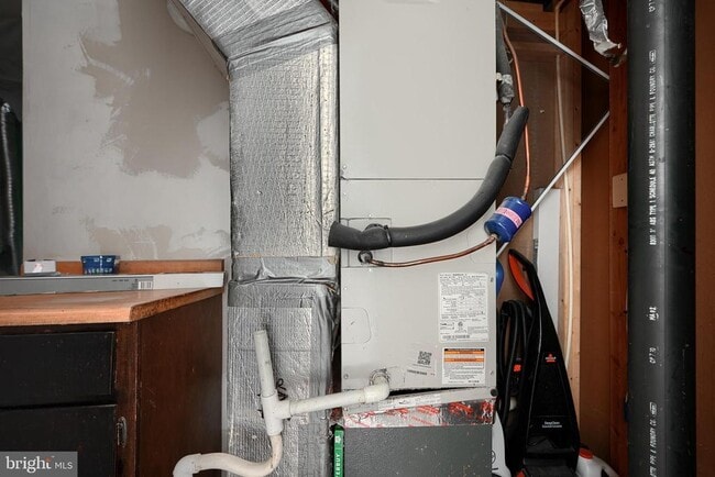 Building Photo - 8704 Tamar Dr