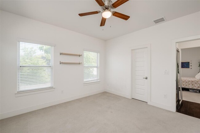 Building Photo - 2921 Prado St