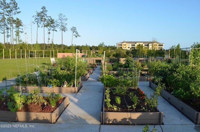 Building Photo - 280 Winding Path Dr