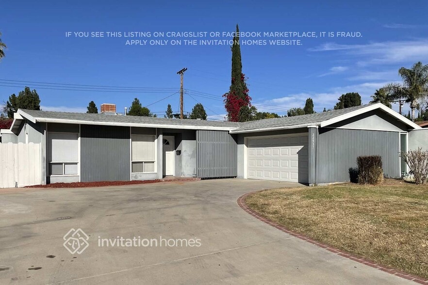 Primary Photo - 22937 Leadwell St