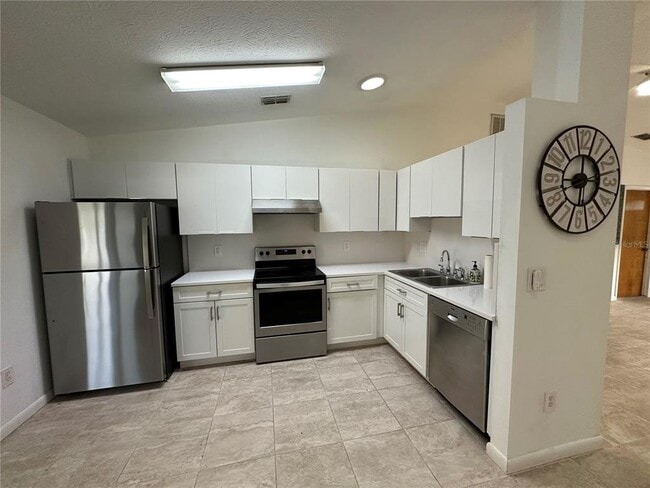 Building Photo - 6818 S Himes Ave