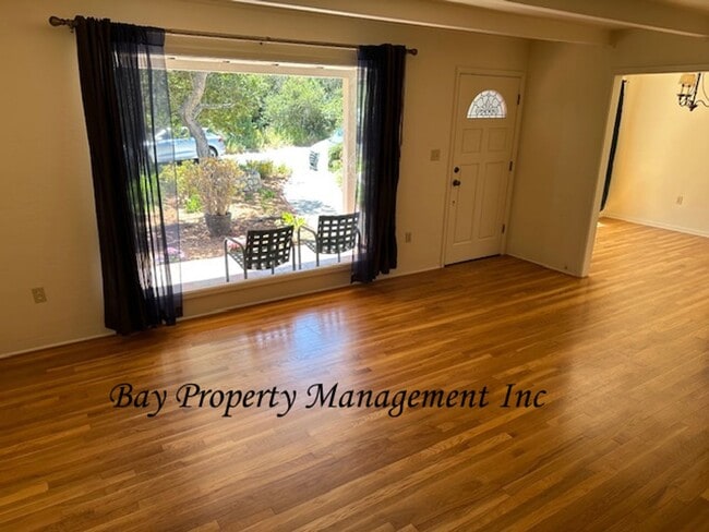 Building Photo - Charming 2 Bedroom, 1.5 Bath Home Near Riv...