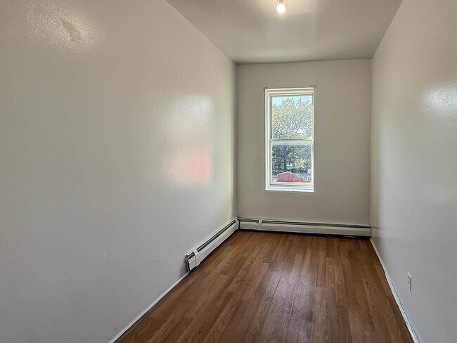 Building Photo - 720 West Side Ave