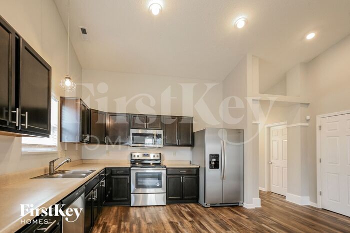Building Photo - 13815 Zion Ct