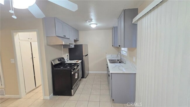 Building Photo - 4505 Canoga St