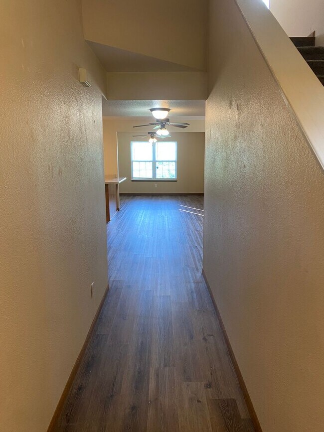 Building Photo - 16758 Huntington Ln