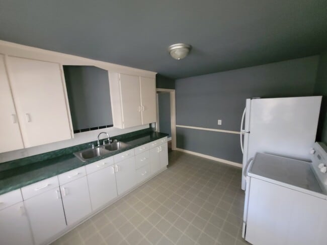 Building Photo - 104 Summerlea Dr