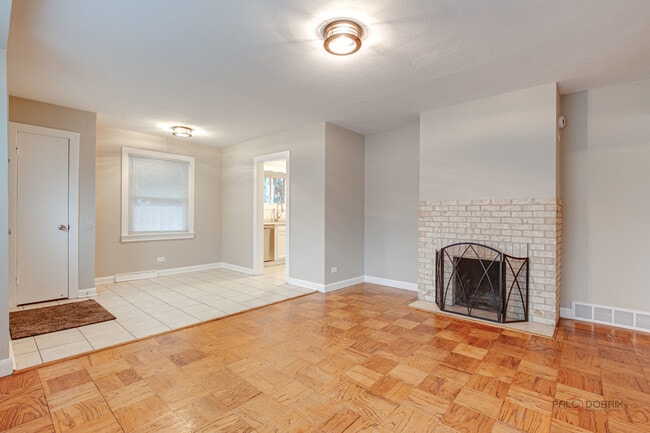 Building Photo - 1595 N McKinley Rd