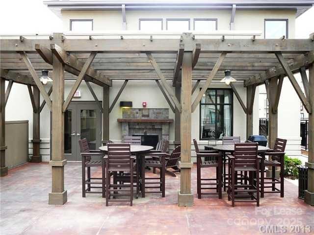 Building Photo - 720 Gov Morrison St