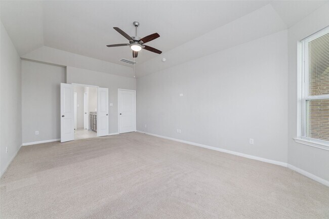 Building Photo - 77 Carmel Dr