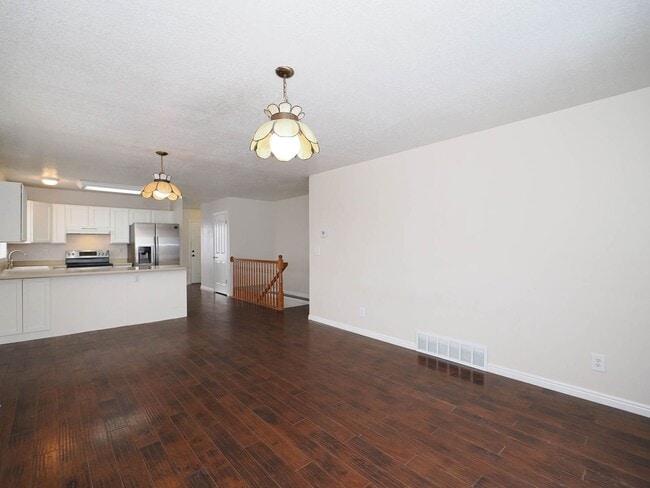 Building Photo - Beautiful Home in West Valley