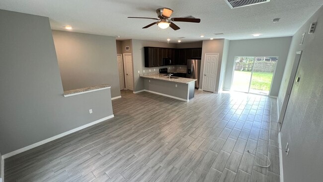 Building Photo - AWESOME 3 Bedroom, 2 Bathroom Home in Beautiful Palm Bay!!