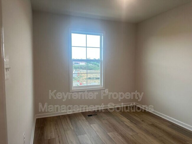 Building Photo - 121 Gibraltar Dr