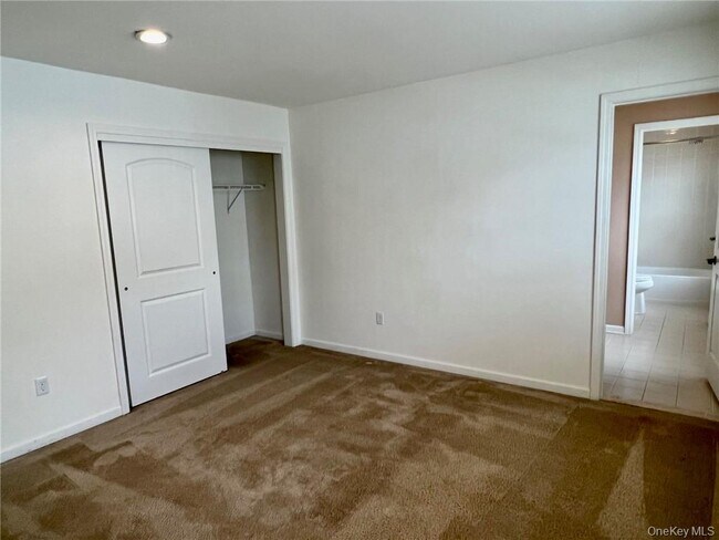 Building Photo - 95 Meadow View Dr