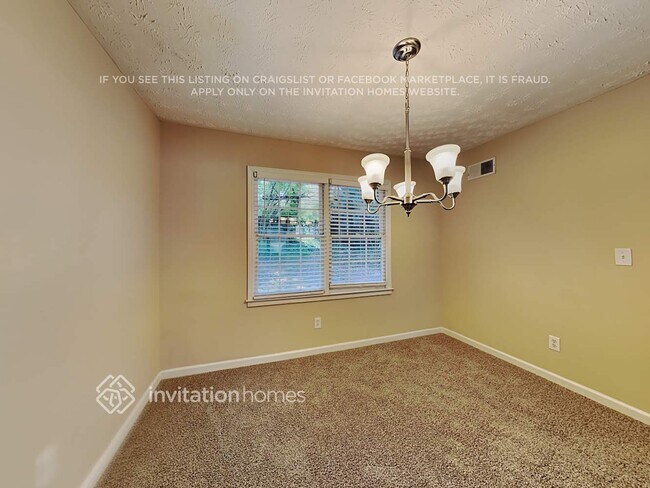 Building Photo - 990 Thousand Oaks Dr