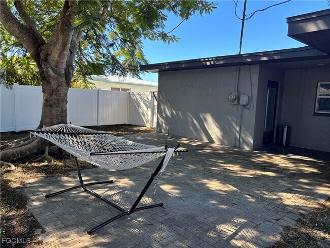 Building Photo - 5521 Granada Rd