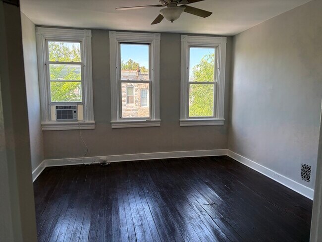 Building Photo - 250X W Fayette St