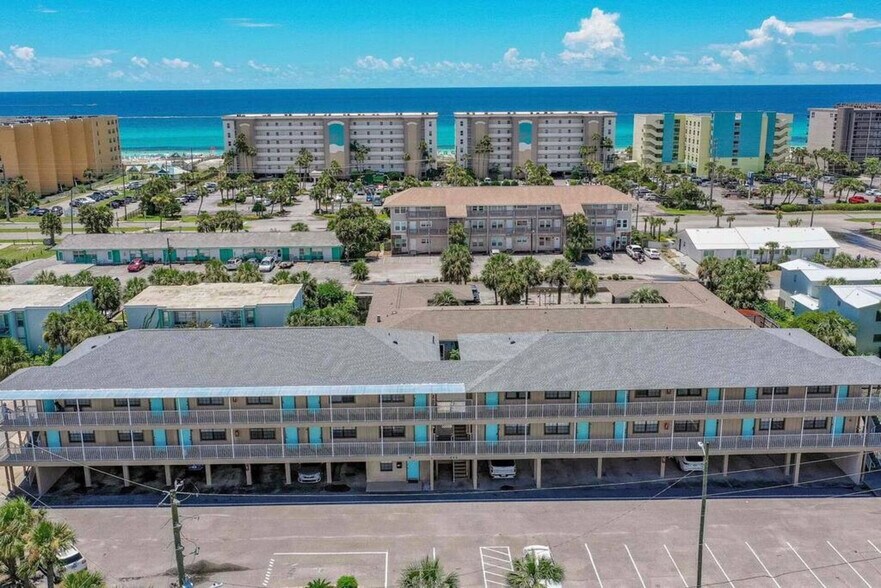 Building Photo - 312 Bream Ave