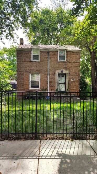 Building Photo - 10035 S Yates Blvd