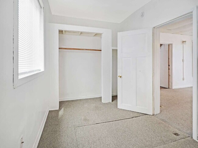 Building Photo - Section 8 approved! - 3 Bed Lower Level Duplex Available Now