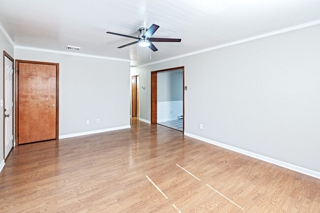 Building Photo - 3 bedroom, 2 bath home in North Wilmington