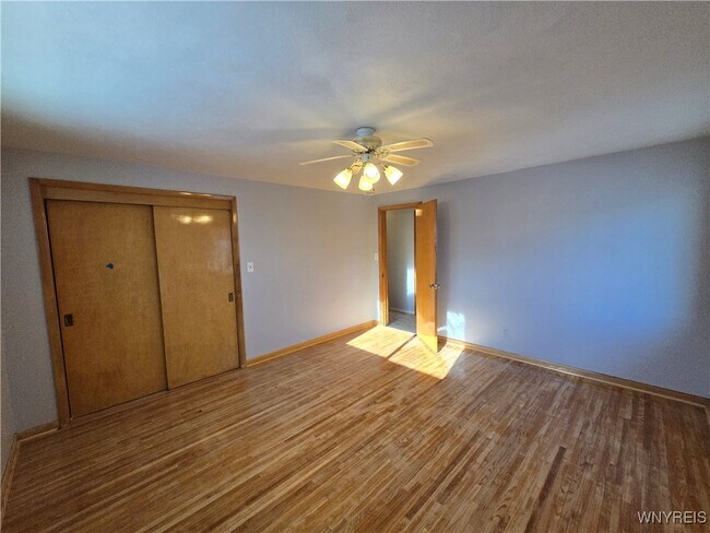 Building Photo - 39 Lennox Ave