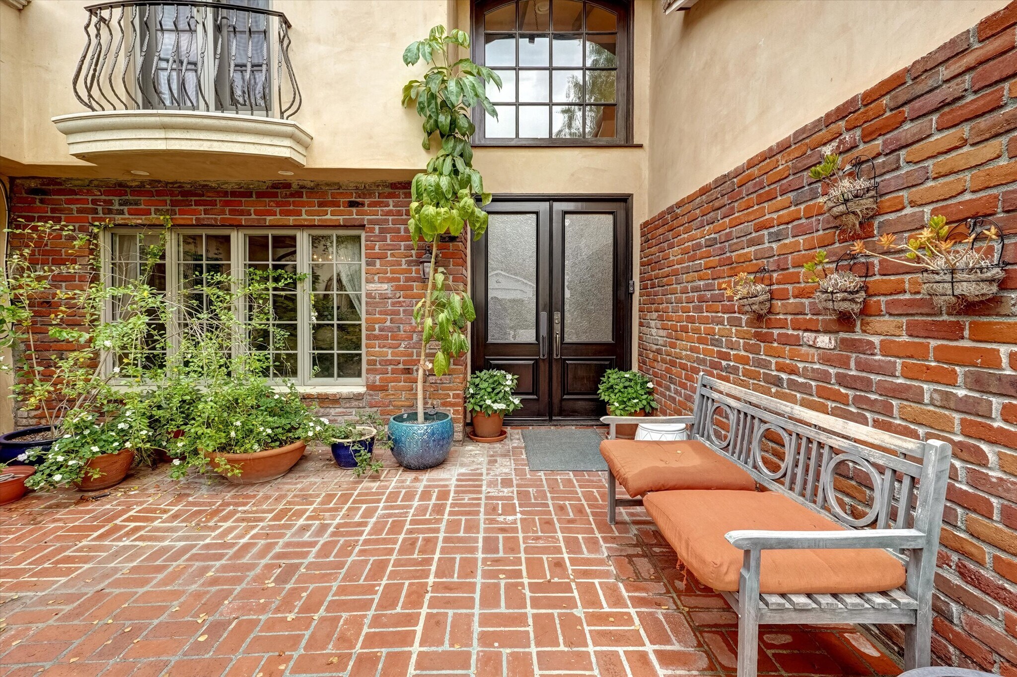 Building Photo - 4751 Topeka Dr