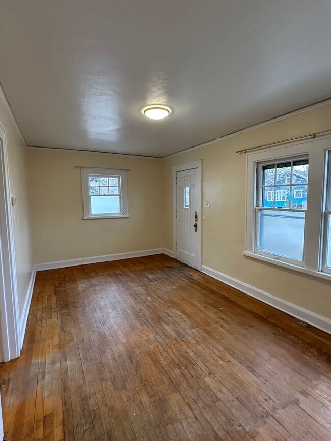 Building Photo - 1312/1316 Duplex