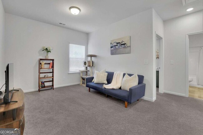 Building Photo - 803 Dundee Wy