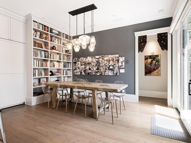 Building Photo - Spacious Elegance Awaits!