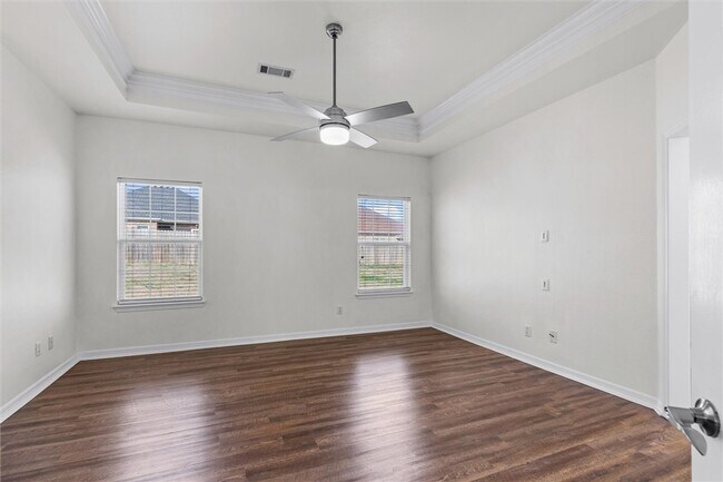 Building Photo - 421 Kate Dr