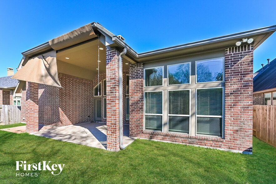 Building Photo - 18631 Minden Oaks Dr