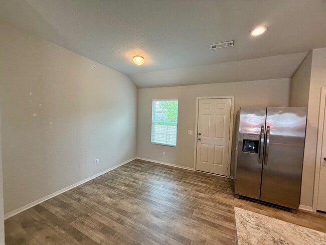 Building Photo - 8609 Westwood Crk Dr