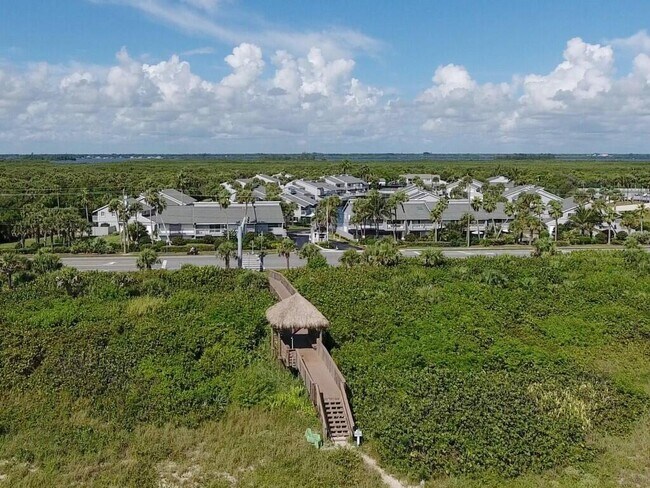 Building Photo - 4949 N Hwy A1A