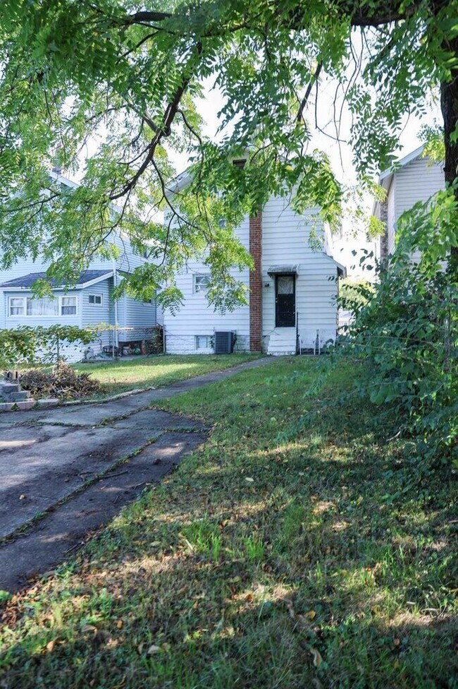 Building Photo - 3313 Latonia Ave